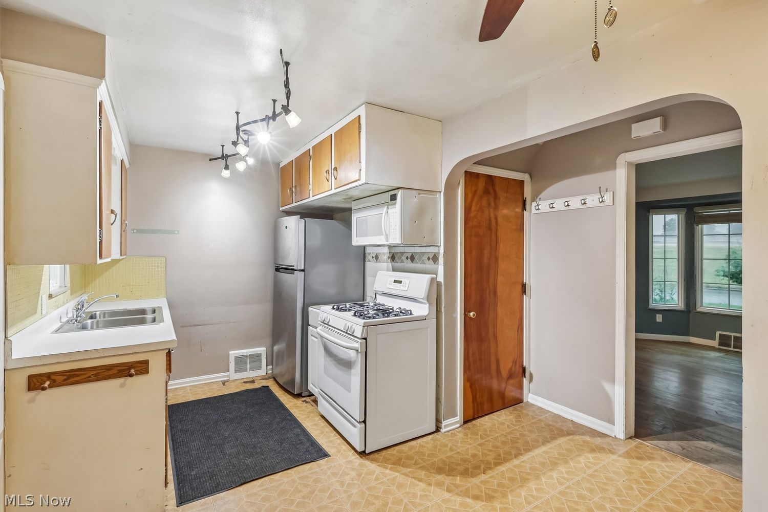 14230 Lakewood Heights Boulevard Lakewood OH 44107
