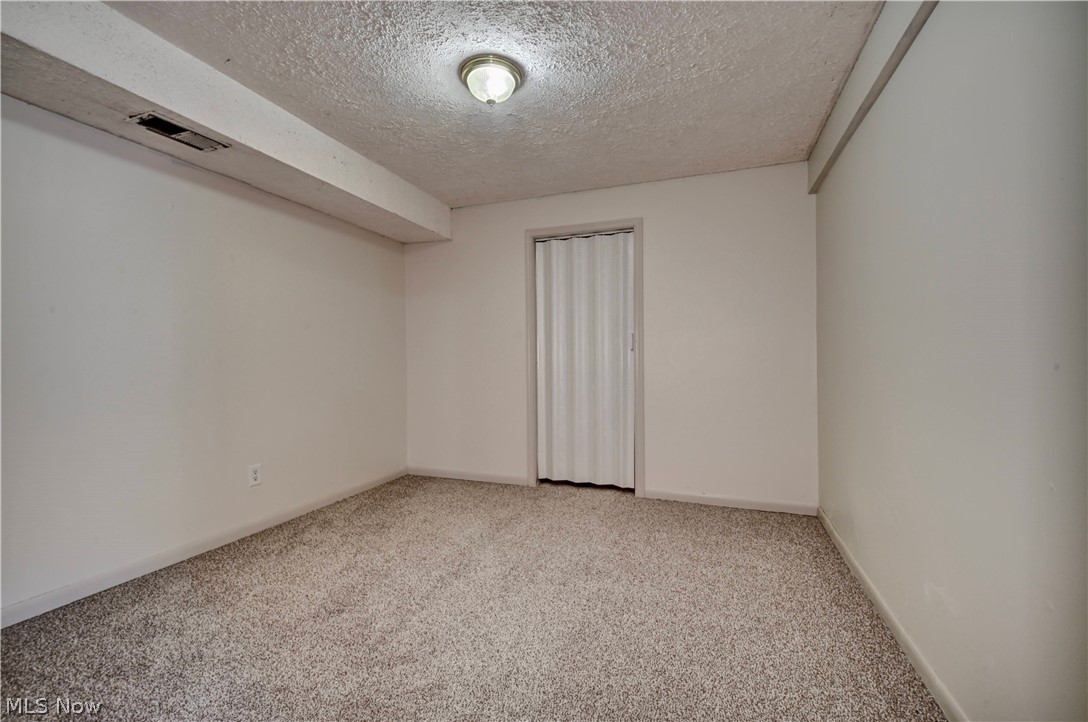 4747 Indian Hill Road SE Uhrichsville OH 44683