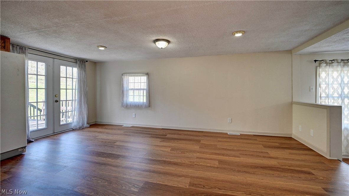 4747 Indian Hill Road SE Uhrichsville OH 44683