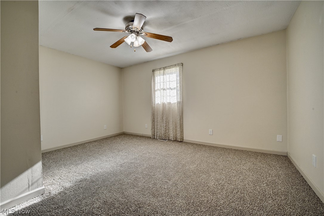 4747 Indian Hill Road SE Uhrichsville OH 44683