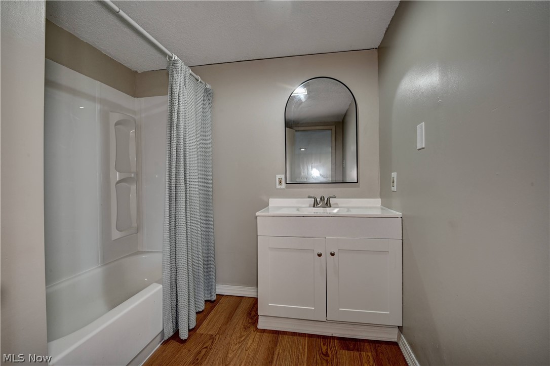 4747 Indian Hill Road SE Uhrichsville OH 44683