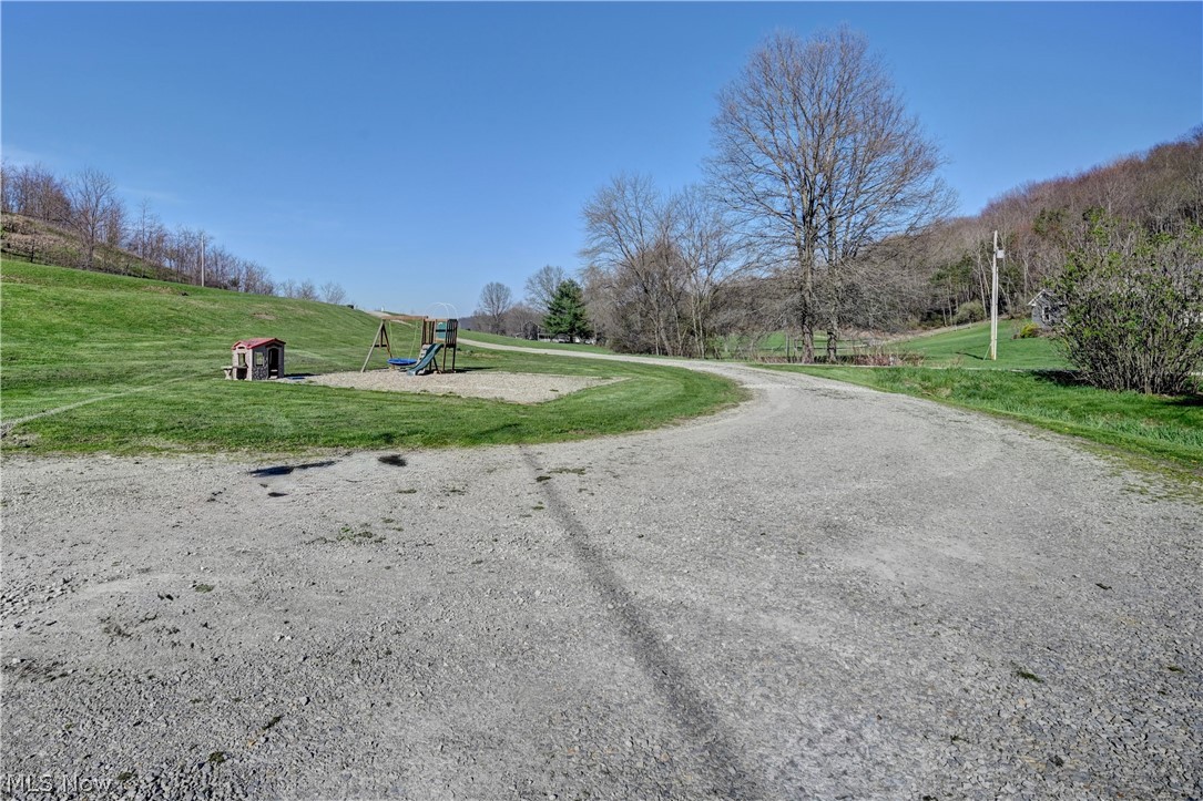 4747 Indian Hill Road SE Uhrichsville OH 44683