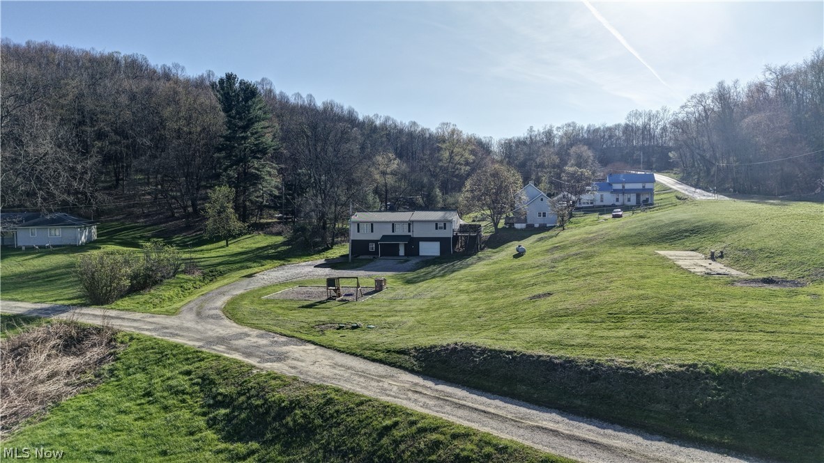 4747 Indian Hill Road SE Uhrichsville OH 44683