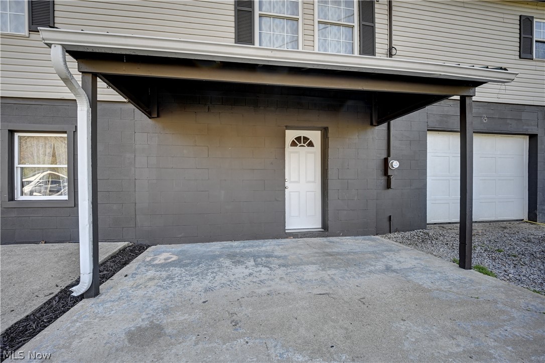 4747 Indian Hill Road SE Uhrichsville OH 44683