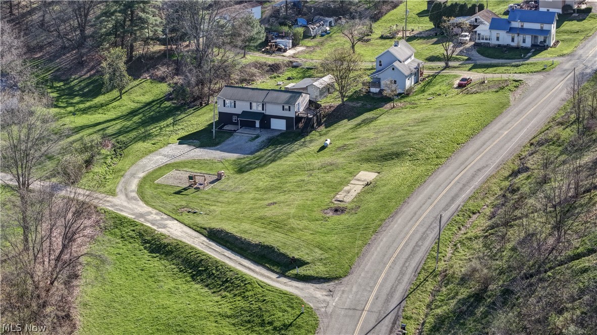 4747 Indian Hill Road SE Uhrichsville OH 44683