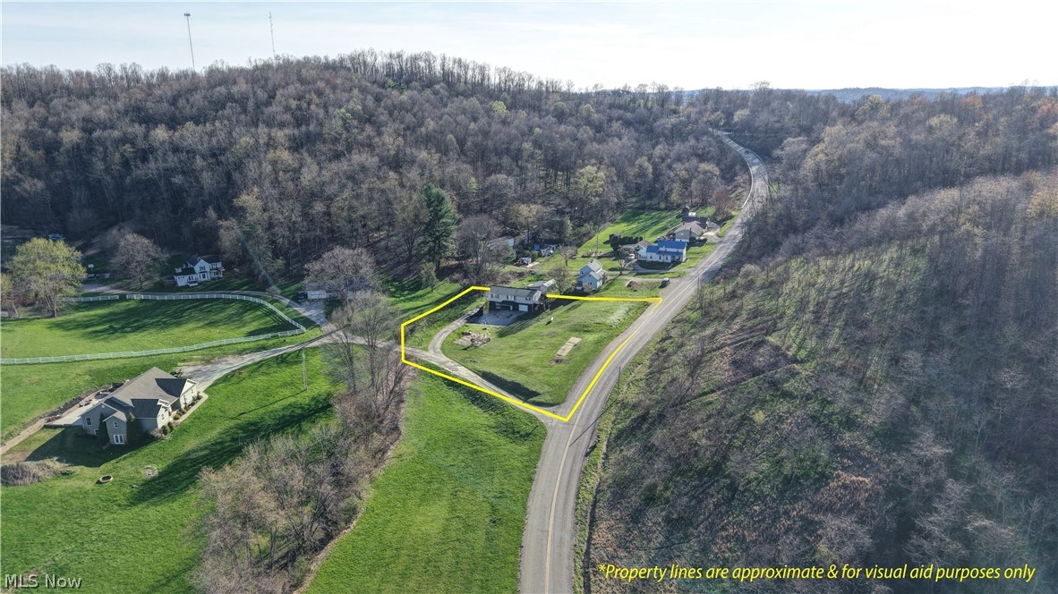 4747 Indian Hill Road SE Uhrichsville OH 44683