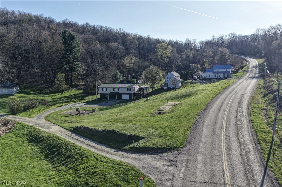 4747 Indian Hill Road SE Uhrichsville OH 44683