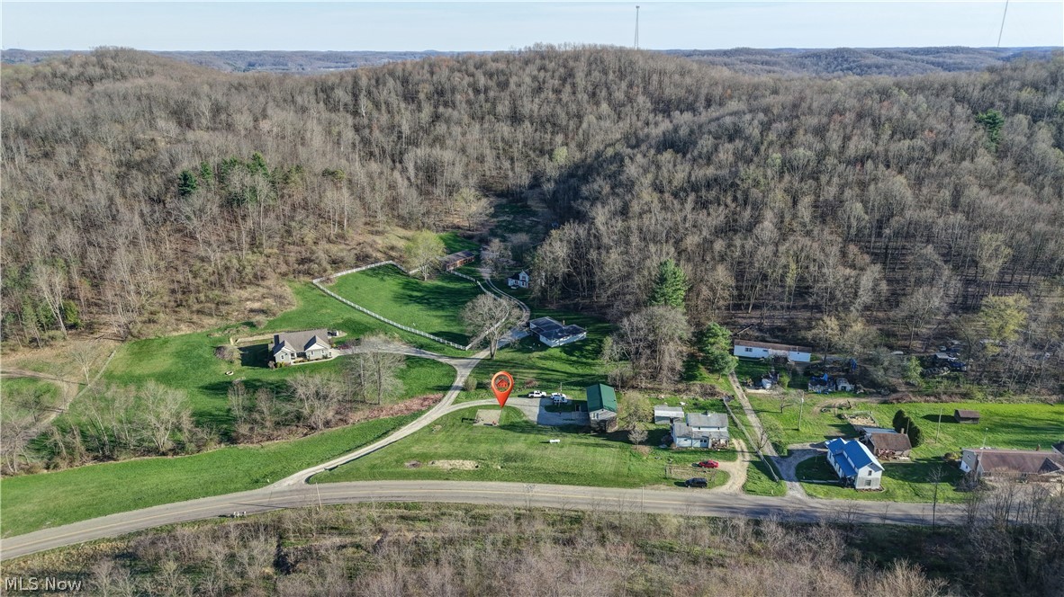 4747 Indian Hill Road SE Uhrichsville OH 44683