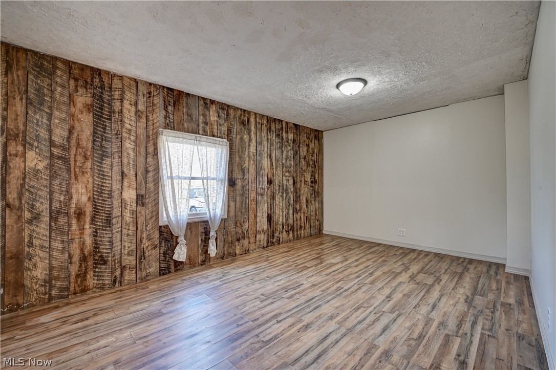 4747 Indian Hill Road SE Uhrichsville OH 44683