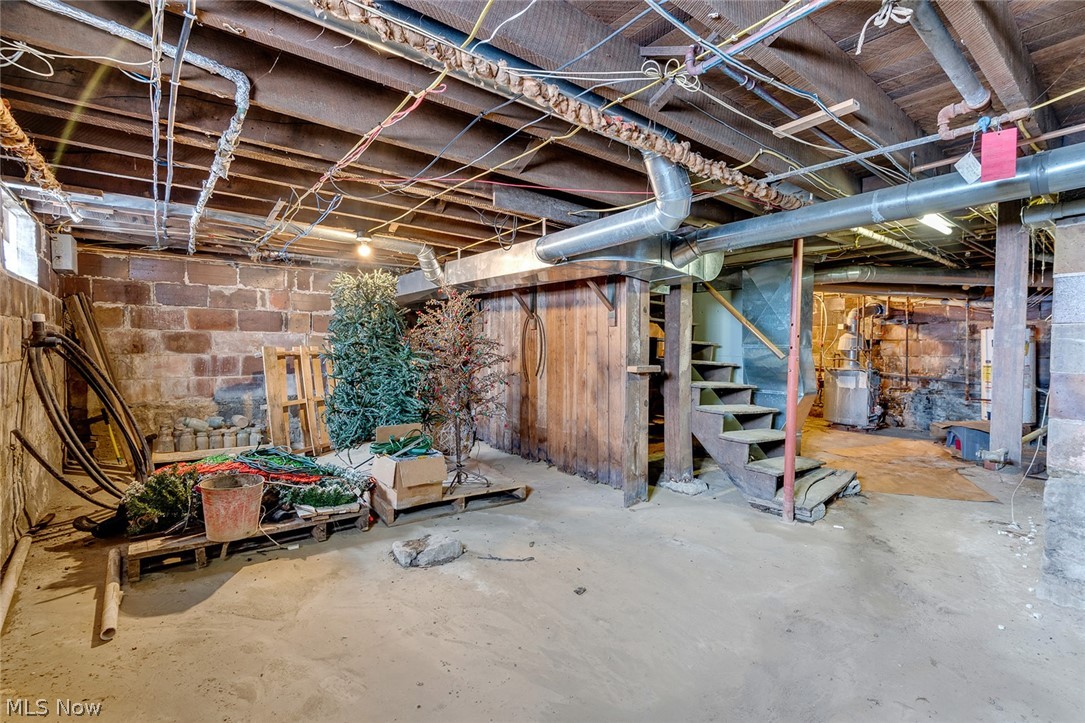10725 Struthers Road New Middletown OH 44442