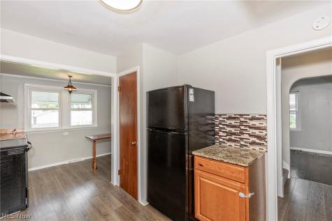 1516 Holmden Road South Euclid OH 44121
