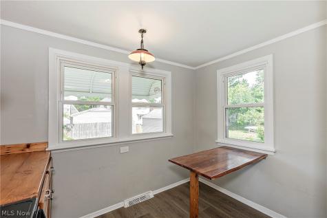 1516 Holmden Road South Euclid OH 44121