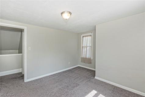 1516 Holmden Road South Euclid OH 44121