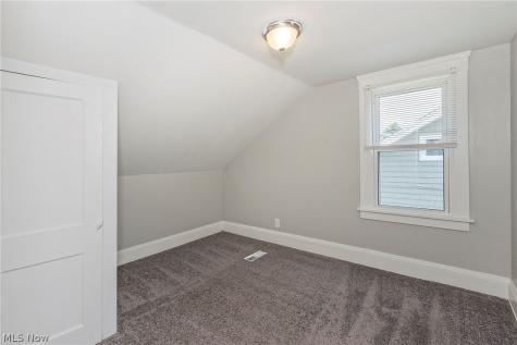 1516 Holmden Road South Euclid OH 44121