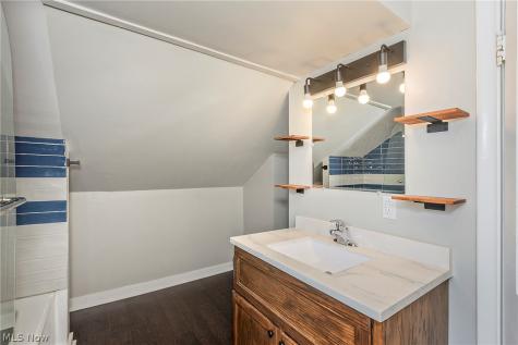 1516 Holmden Road South Euclid OH 44121