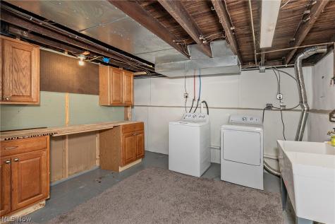 1516 Holmden Road South Euclid OH 44121