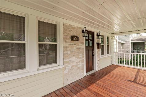 1516 Holmden Road South Euclid OH 44121