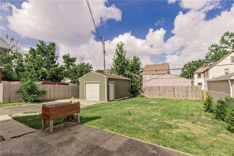 1516 Holmden Road South Euclid OH 44121