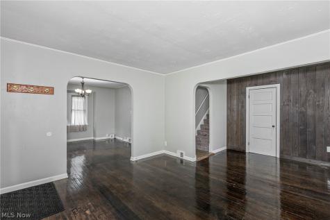 1516 Holmden Road South Euclid OH 44121