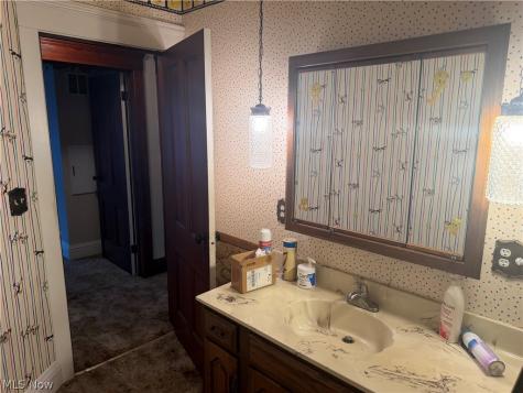 819 Lincoln Way NW Massillon OH 44647