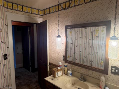 819 Lincoln Way NW Massillon OH 44647