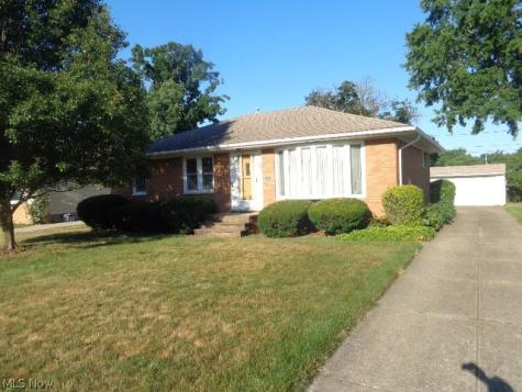 7308 Mayberry Drive Parma OH 44130