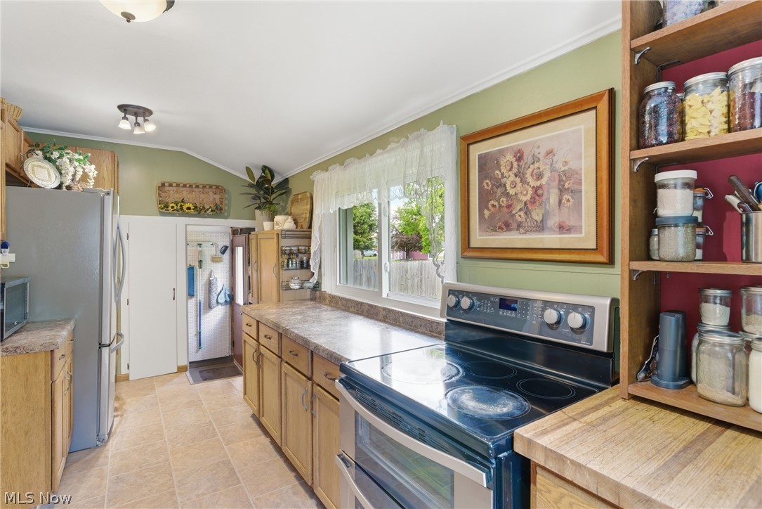 225 Woodward Street Bellevue OH 44811