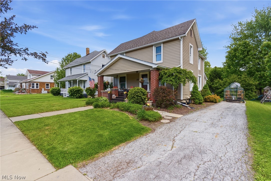 225 Woodward Street Bellevue OH 44811