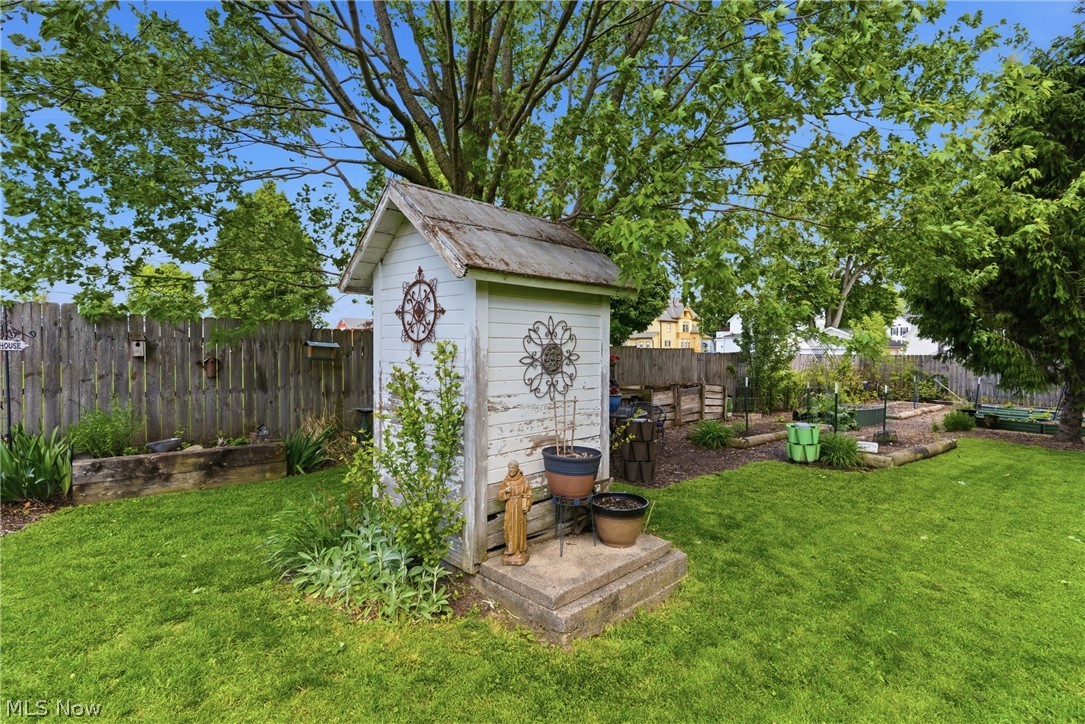 225 Woodward Street Bellevue OH 44811