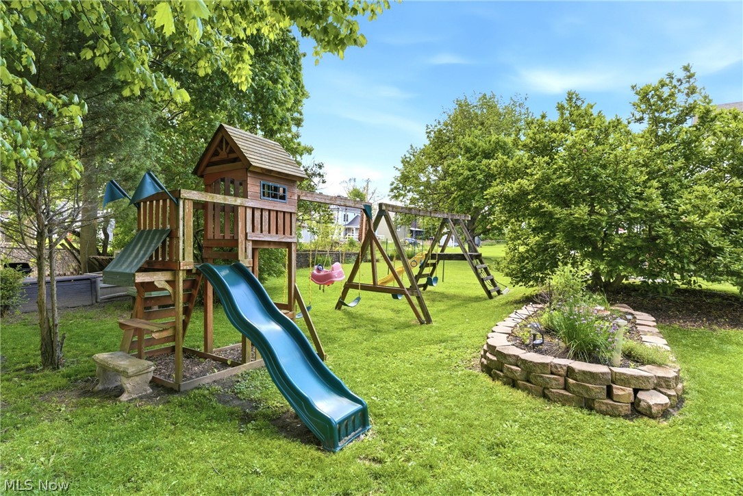 225 Woodward Street Bellevue OH 44811