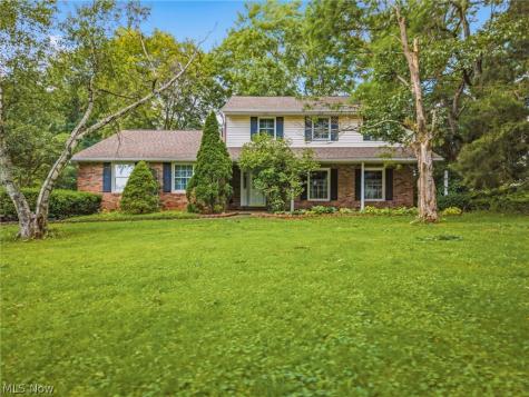 2211 Hunting Valley Street NW North Canton OH 44720