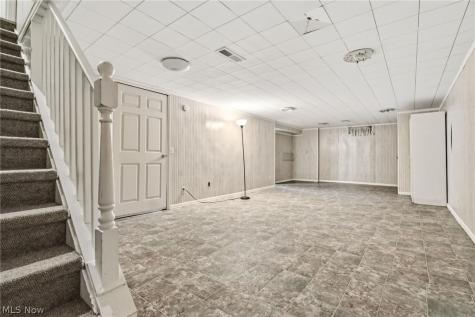 2211 Hunting Valley Street NW North Canton OH 44720
