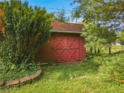 2211 Hunting Valley Street NW North Canton OH 44720