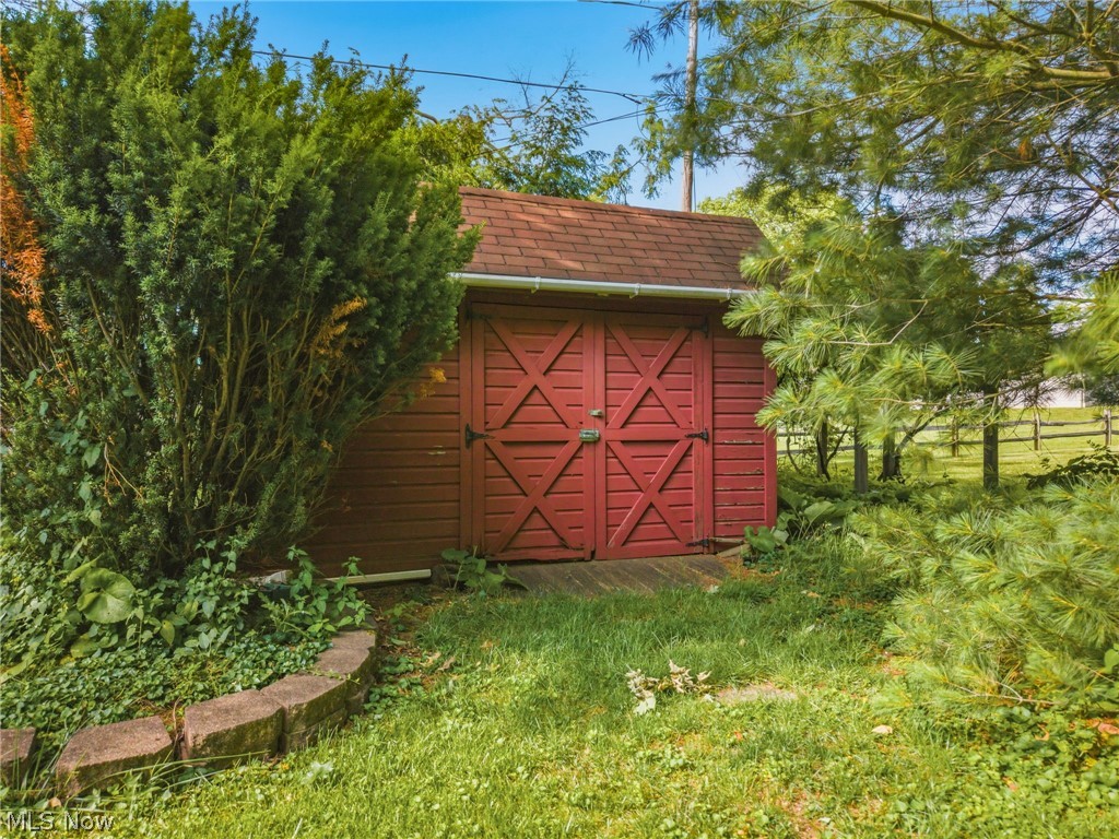2211 Hunting Valley Street NW North Canton OH 44720