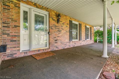 2211 Hunting Valley Street NW North Canton OH 44720