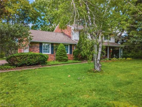2211 Hunting Valley Street NW North Canton OH 44720
