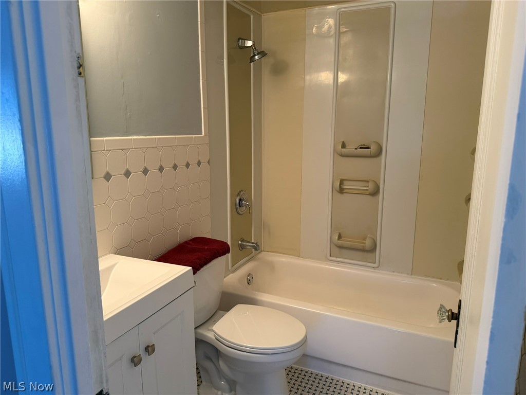 2301 North Avenue Parma OH 44134