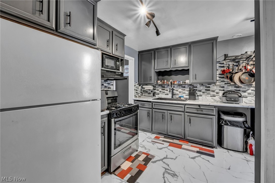 4911 Tuxedo Avenue Parma OH 44134