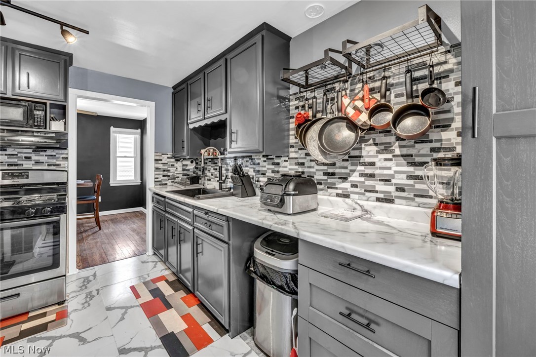 4911 Tuxedo Avenue Parma OH 44134