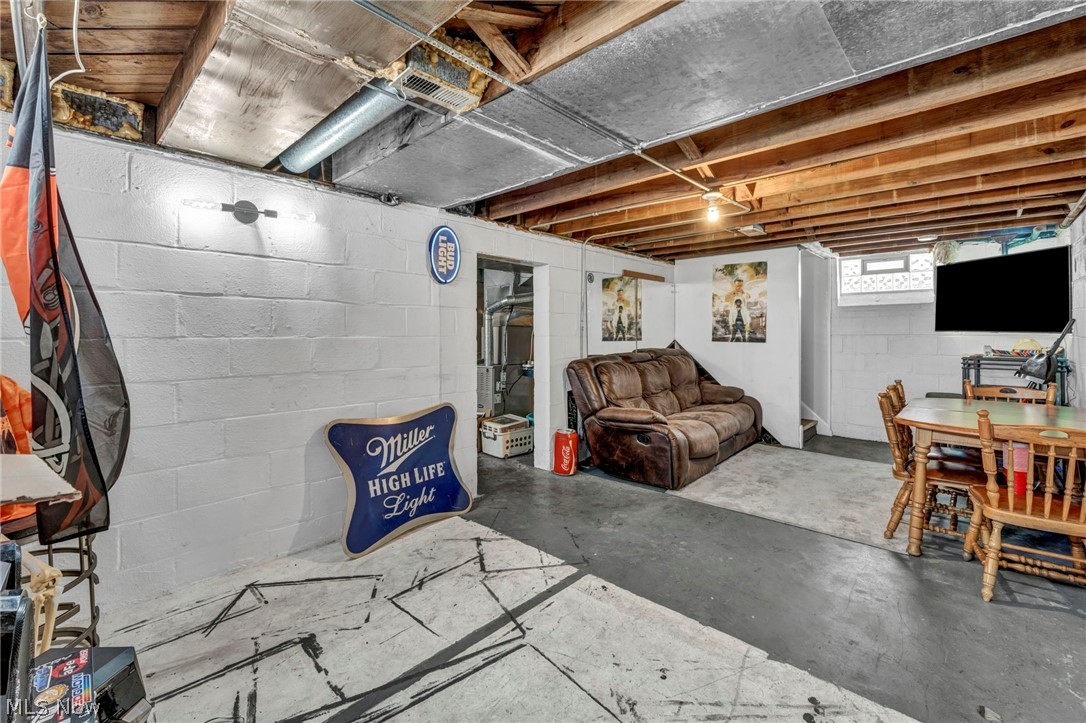 4911 Tuxedo Avenue Parma OH 44134