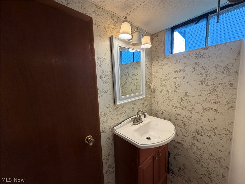 184 Circle View Drive New Middletown OH 44442