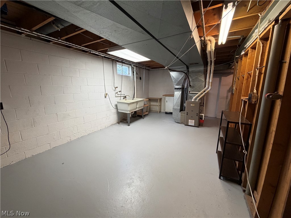 184 Circle View Drive New Middletown OH 44442
