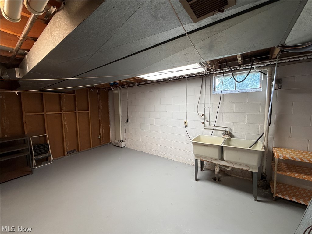 184 Circle View Drive New Middletown OH 44442
