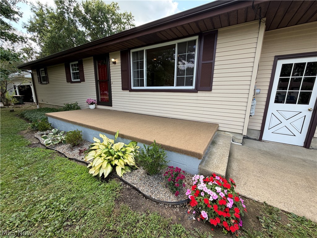 184 Circle View Drive New Middletown OH 44442