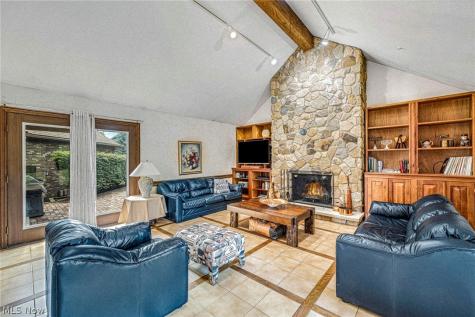 10 Woodburn Drive Moreland Hills OH 44022
