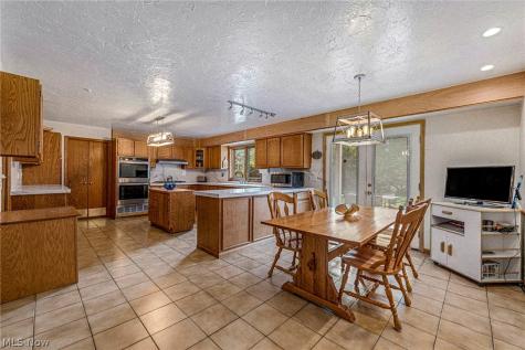 10 Woodburn Drive Moreland Hills OH 44022
