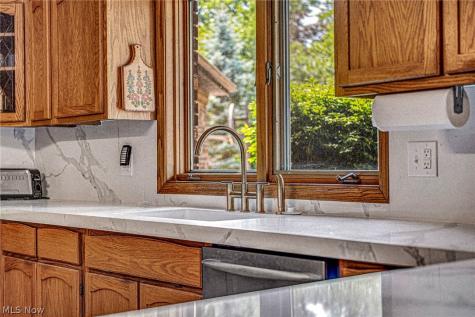 10 Woodburn Drive Moreland Hills OH 44022