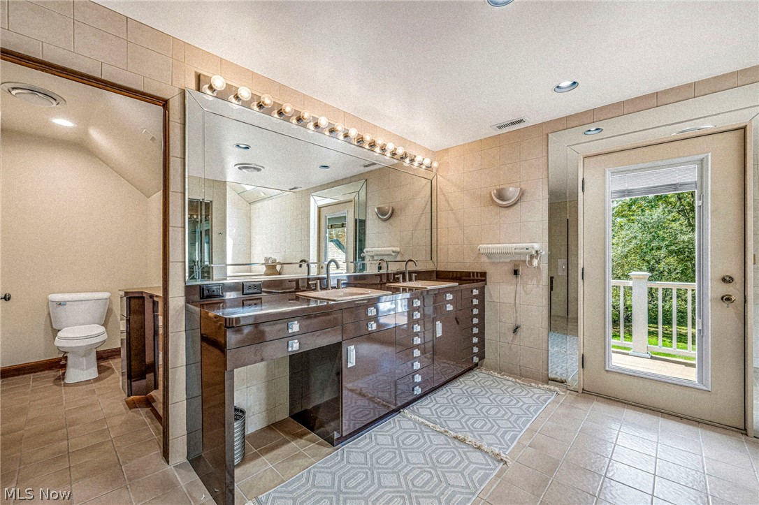 10 Woodburn Drive Moreland Hills OH 44022