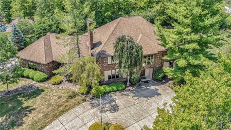 10 Woodburn Drive Moreland Hills OH 44022