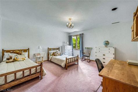 10 Woodburn Drive Moreland Hills OH 44022